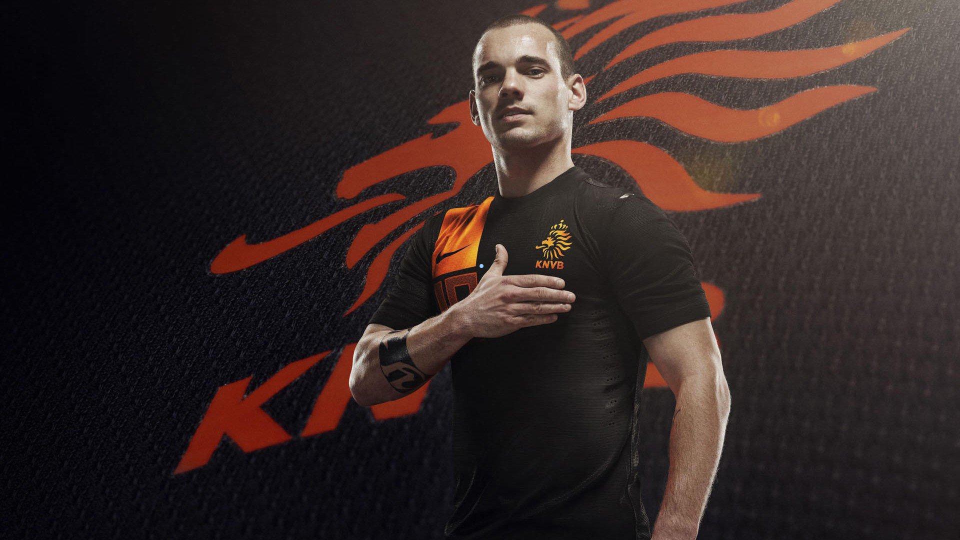 凯恩三度荣膺踢球者世界级殊荣，吉拉西状态低迷引发足坛反思